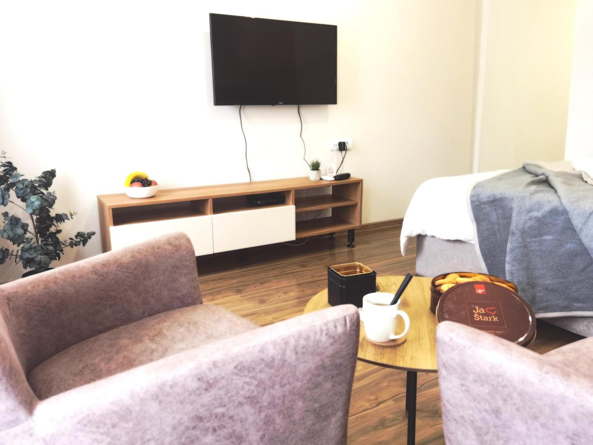 Dani Lux Belgrade Center Studio Apartment Belgrado Exterior foto